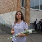 Ксюша у школы